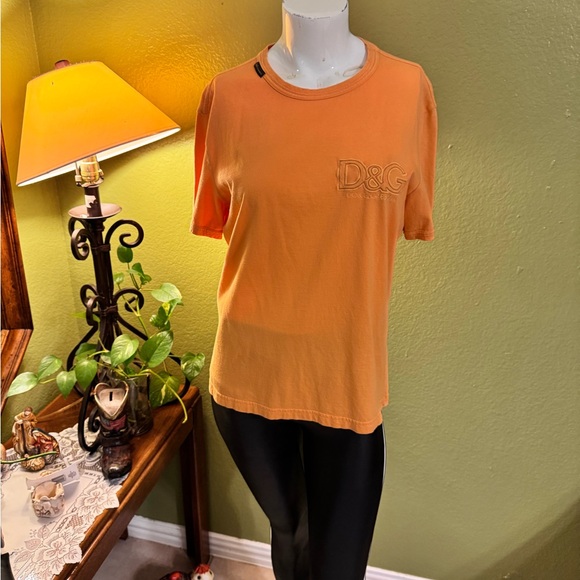 D&G Women's Tee in Vibrant Orange - Picture 1 of 12